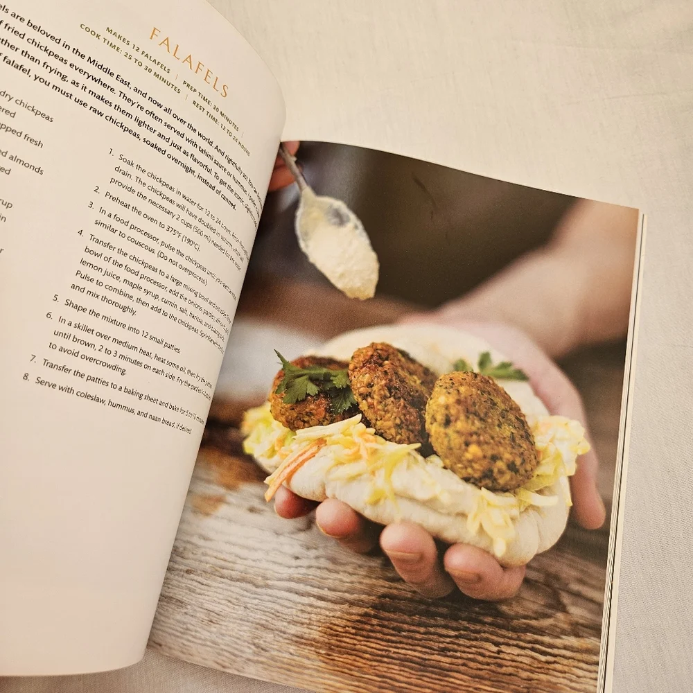 The Buddhist Chef: 100 Simple, Feel Good Recipes: a Cookbook Jean-Philippe Cyr